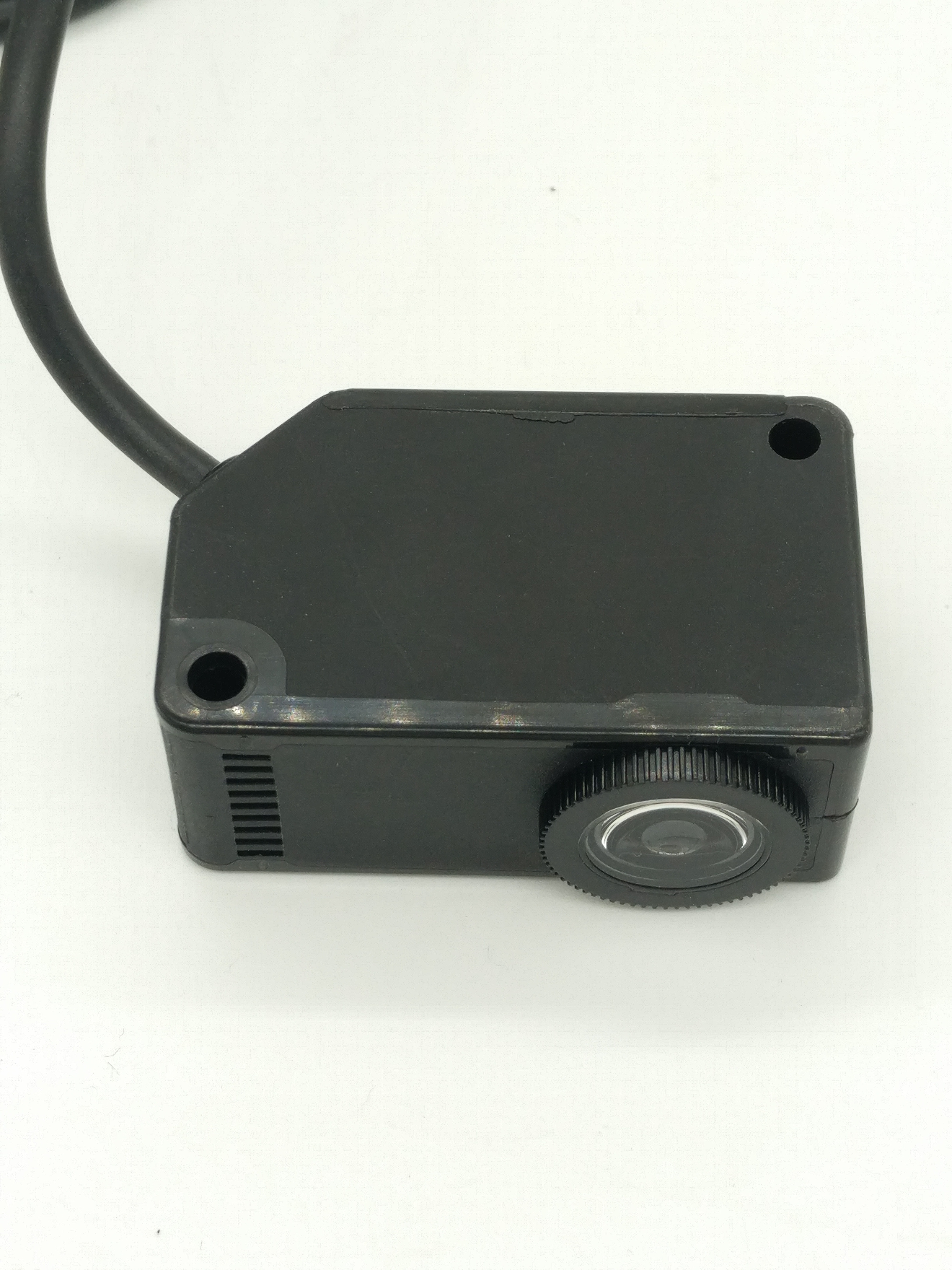 激光測距傳感器的類型和應(yīng)用 激光測距傳感器的類型和應(yīng)用